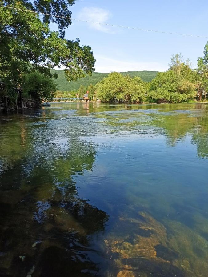 Bungalov Cozy Una Kulen Vakuf Bagian luar foto