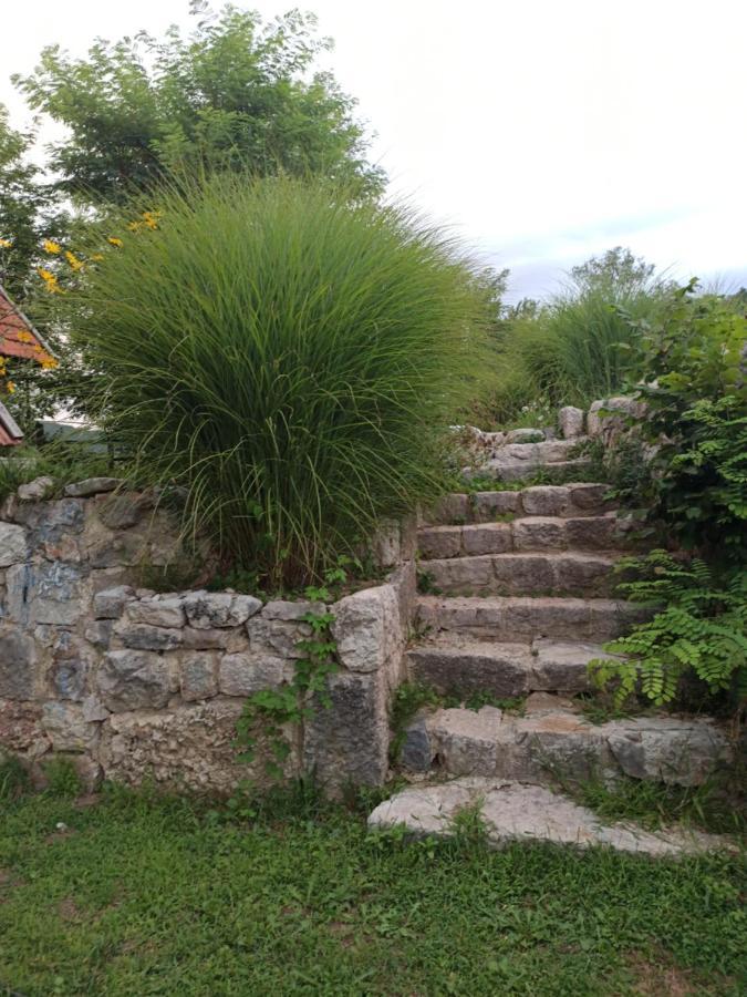 Bungalov Cozy Una Kulen Vakuf Bagian luar foto
